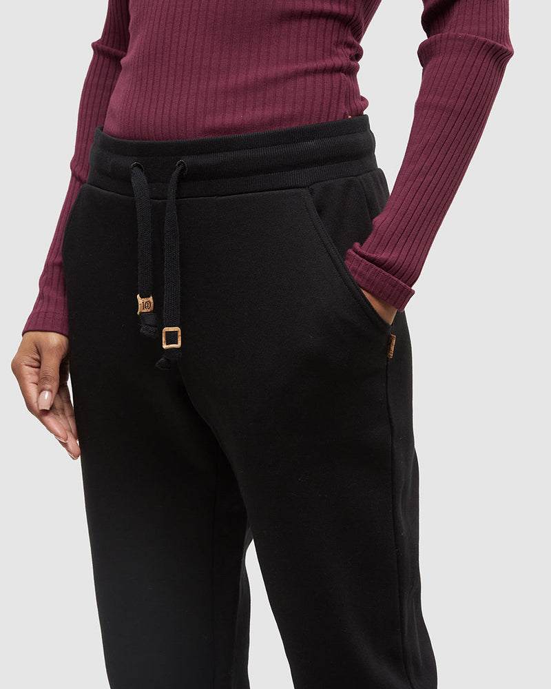 Black-Regular-Fit-Elastic-Waist-Jogger